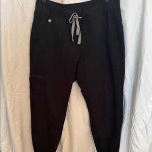 FIGS Women’s Zamora Jogger Scrub Pants, Black, Medium Petite